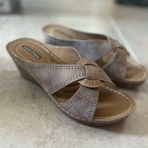 Good Choice wedge sandals